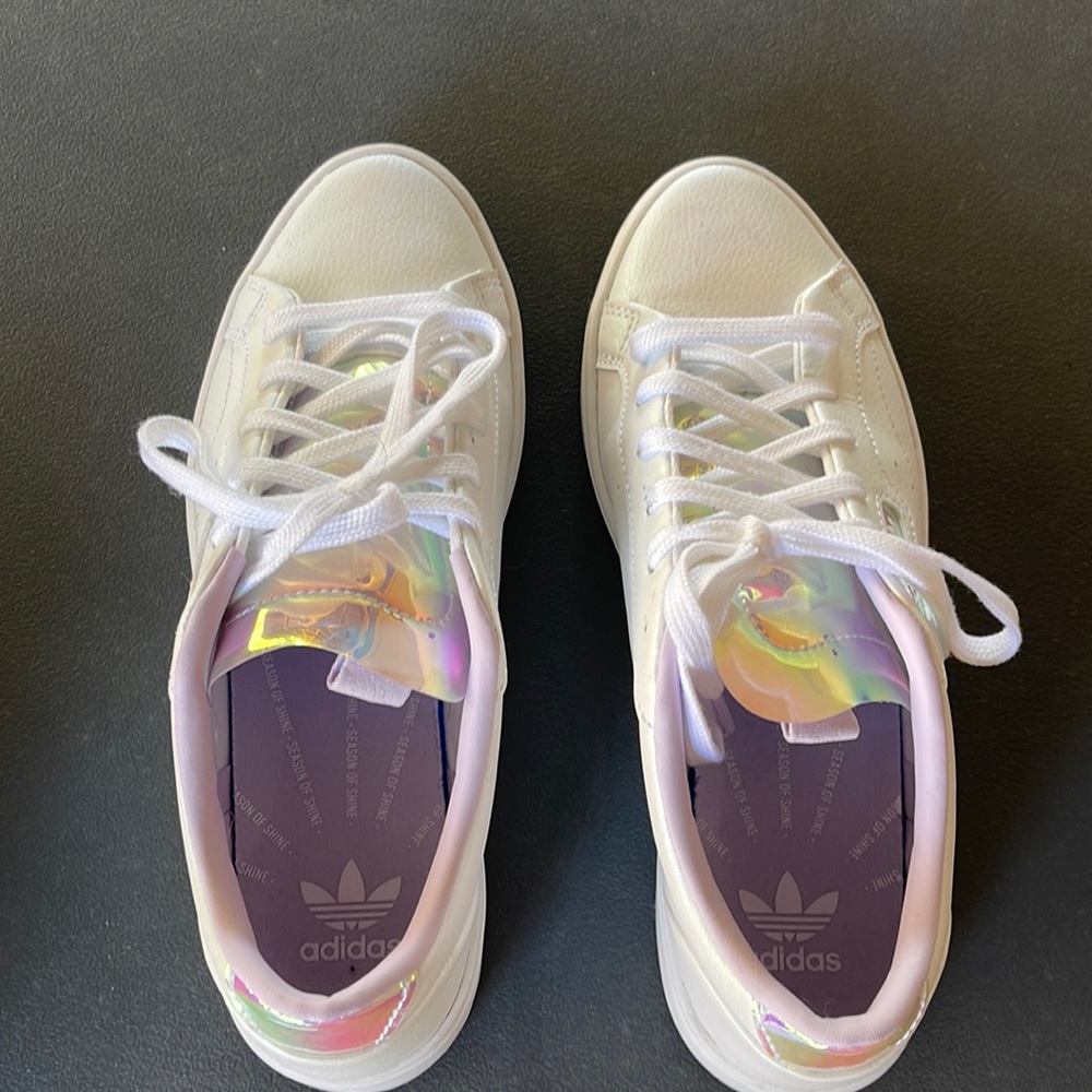 Adidas Sneakers